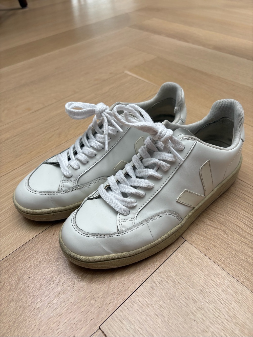 Veja V-10 Women’s Sneakers